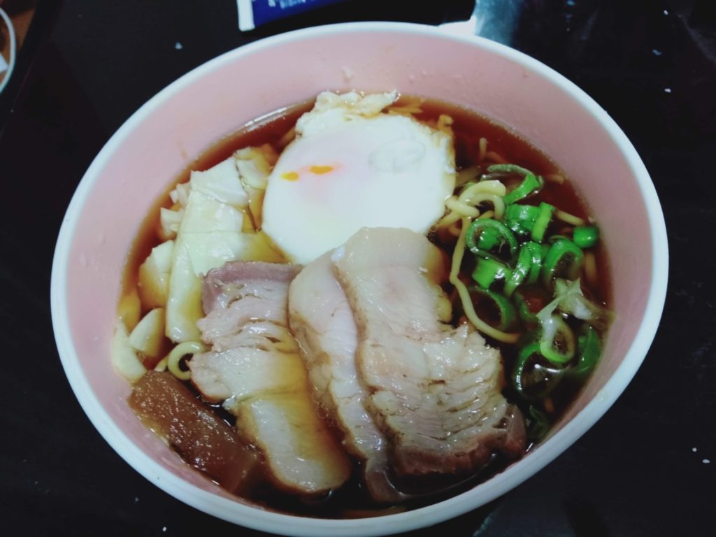 こんにゃく麺の角煮ラーメン